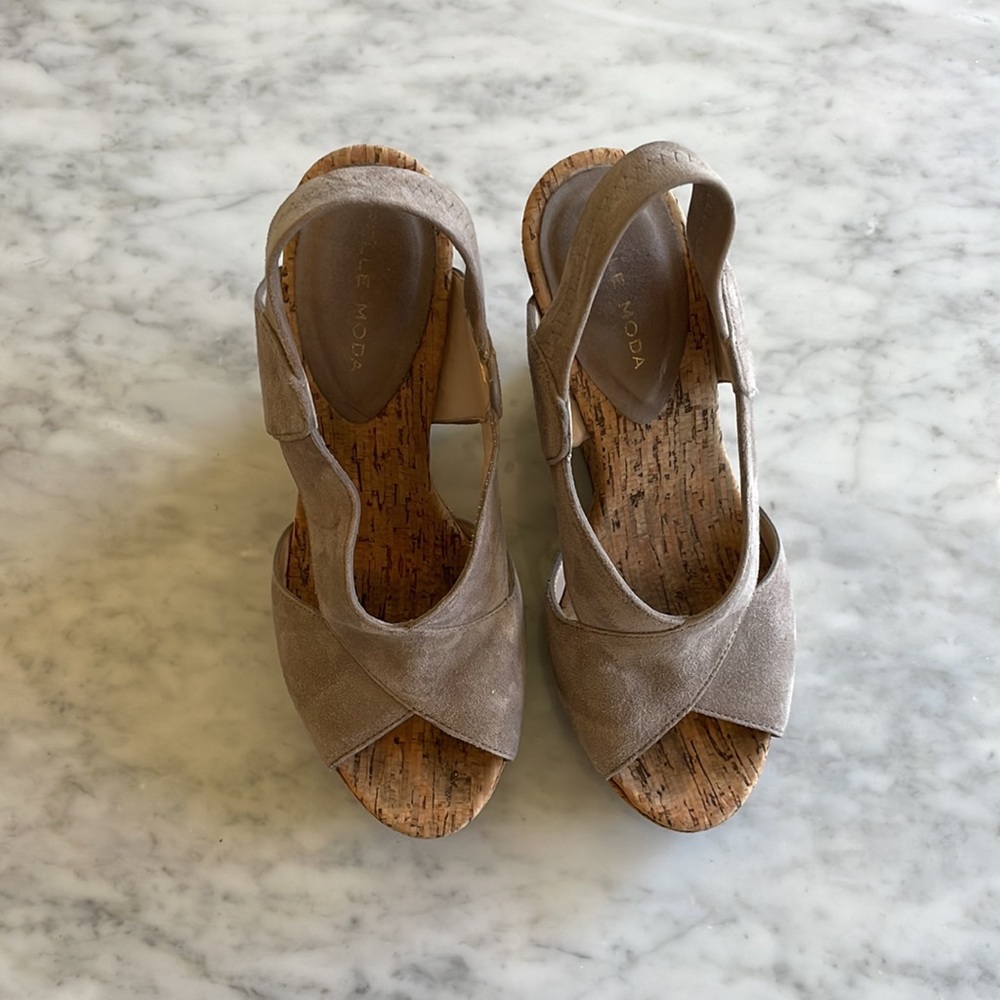 Pelle Moda Dana Wedges - Picture 4 of 7